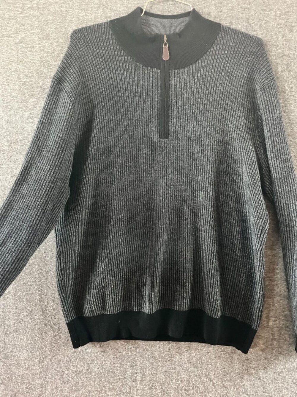 belford 100% extra fine merino wool ribbed cuff waist dark gray/black sweater
